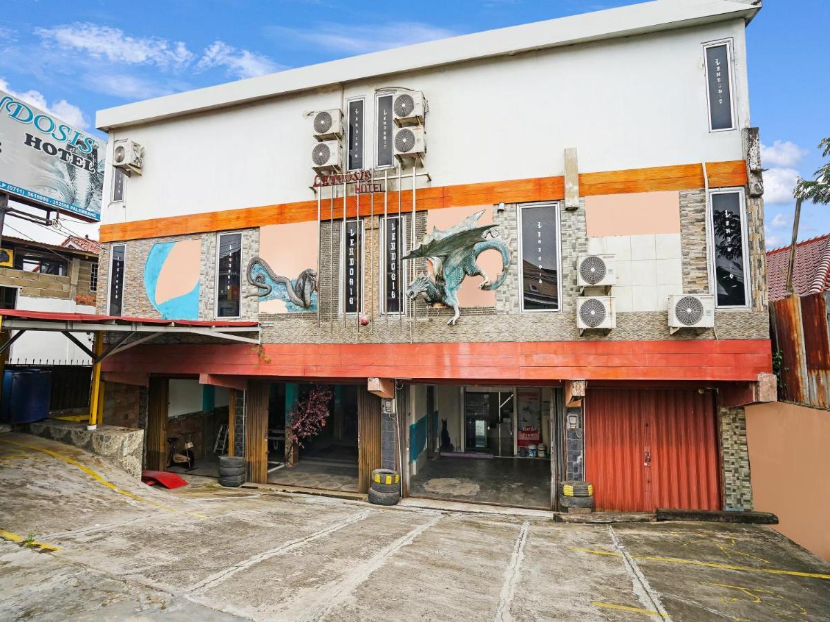 Oyo 90161 Hotel Lendosis Pipa Reja Angkatan 66 Palembang Zewnętrze zdjęcie