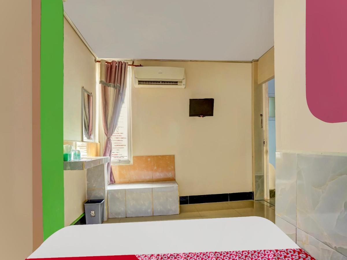 Oyo 90161 Hotel Lendosis Pipa Reja Angkatan 66 Palembang Zewnętrze zdjęcie