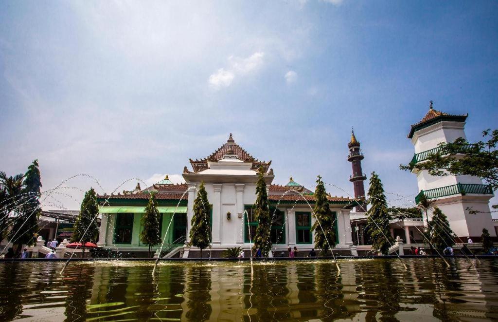 Oyo 90161 Hotel Lendosis Pipa Reja Angkatan 66 Palembang Zewnętrze zdjęcie